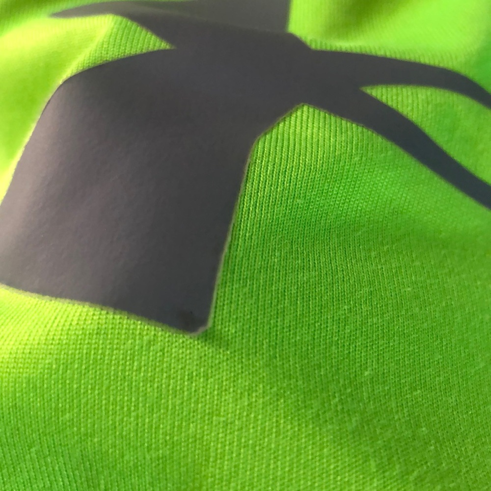 Under Armour tee - Picture 5 of 5